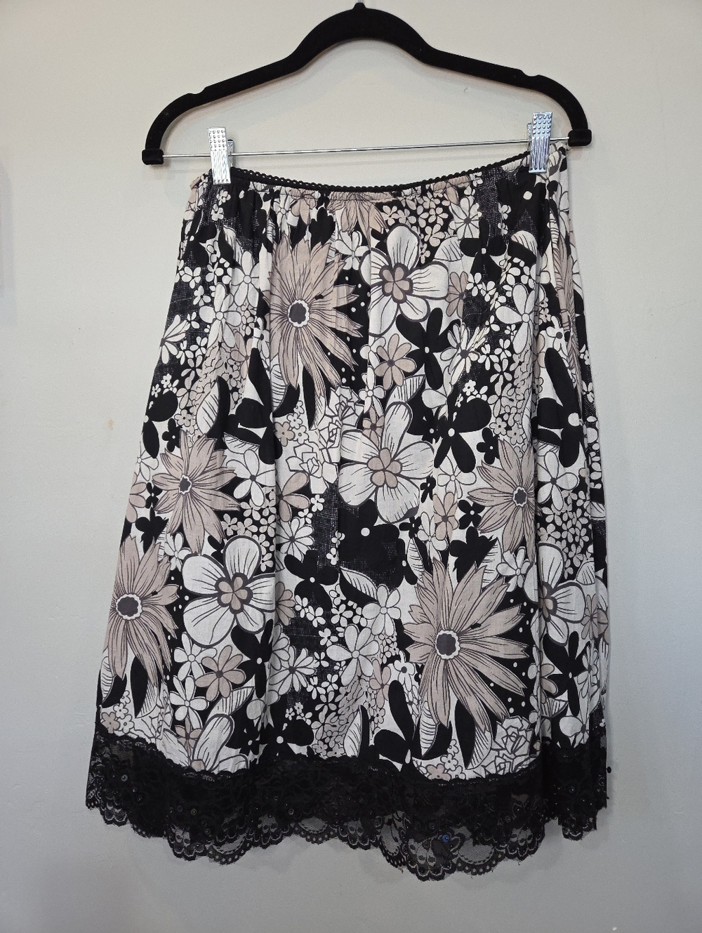 NOS Zero Zero Cotton Midi Skirt Size Small Black White Floral Sequin Lace Hem